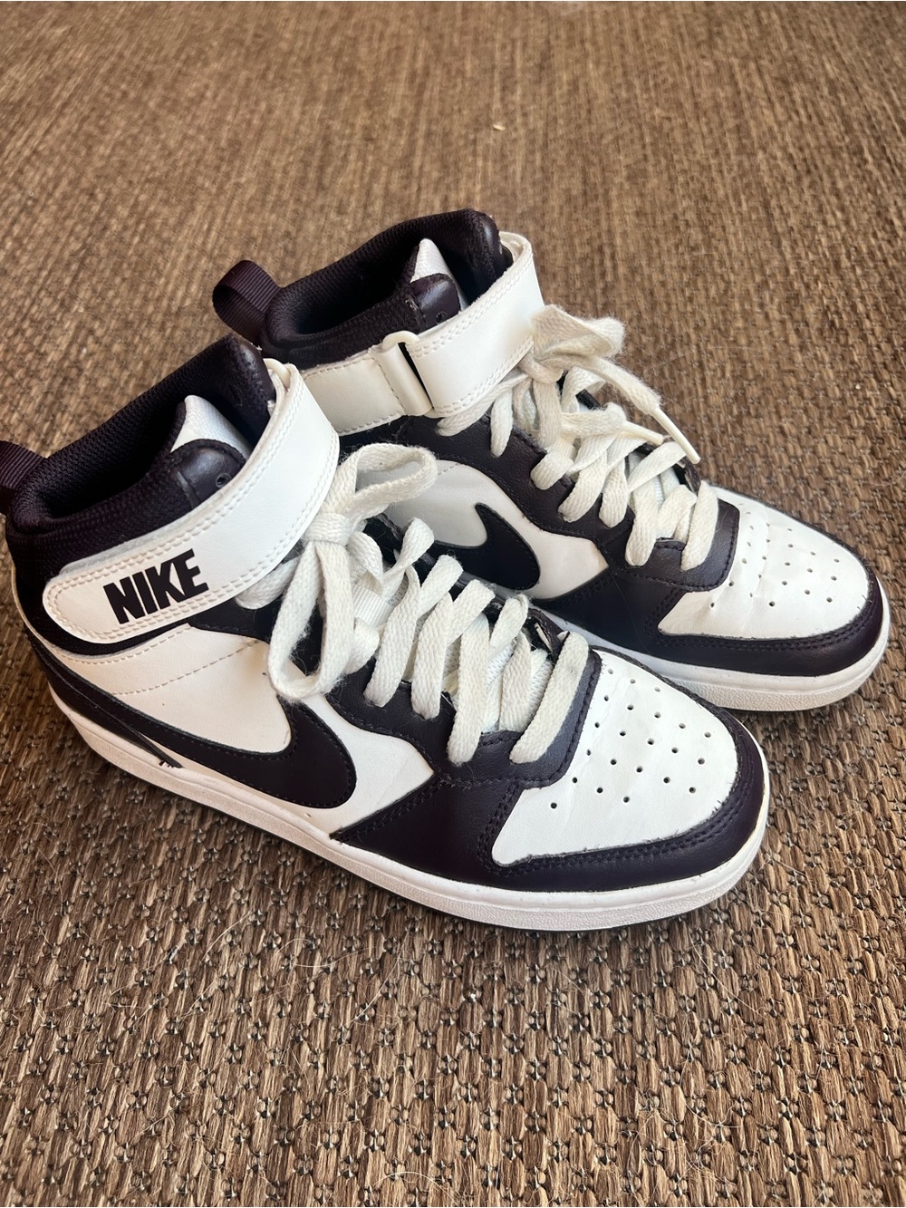 Nike Court Borough Mid 2 4Y High Top Sneakers